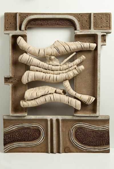 “Fereastra 2, 2012”
Relief, modelare cu mana libera, Gresie colorata in masa